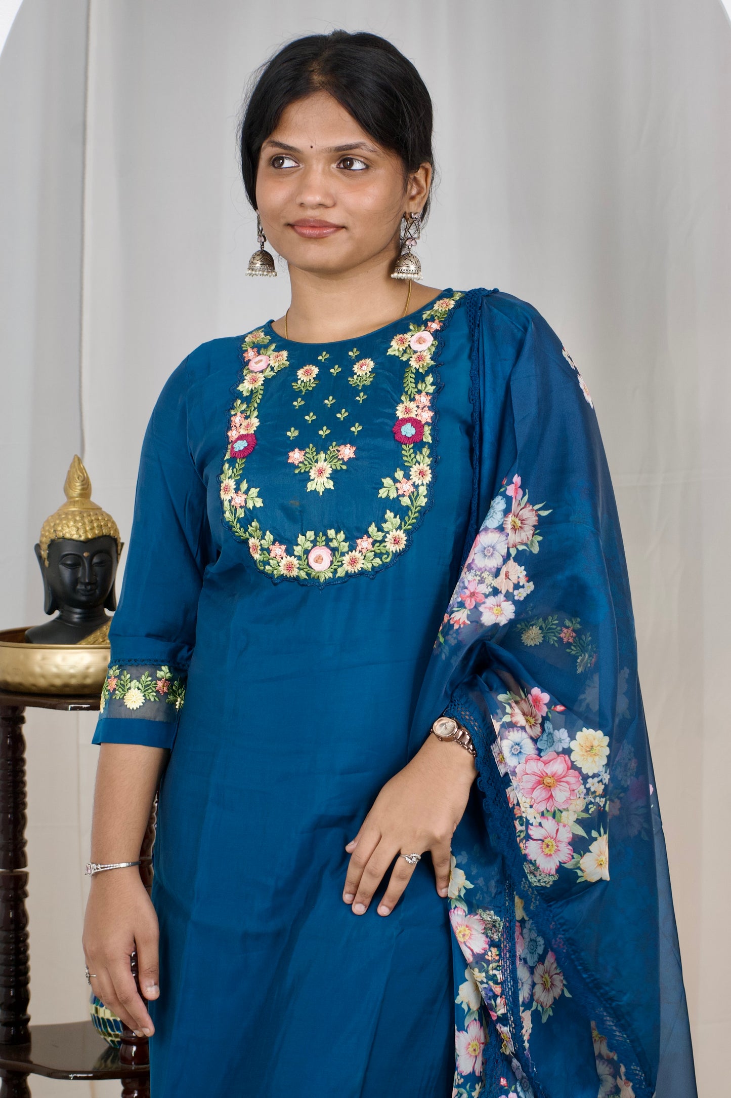 Full Embroidery 3 piece kurti set