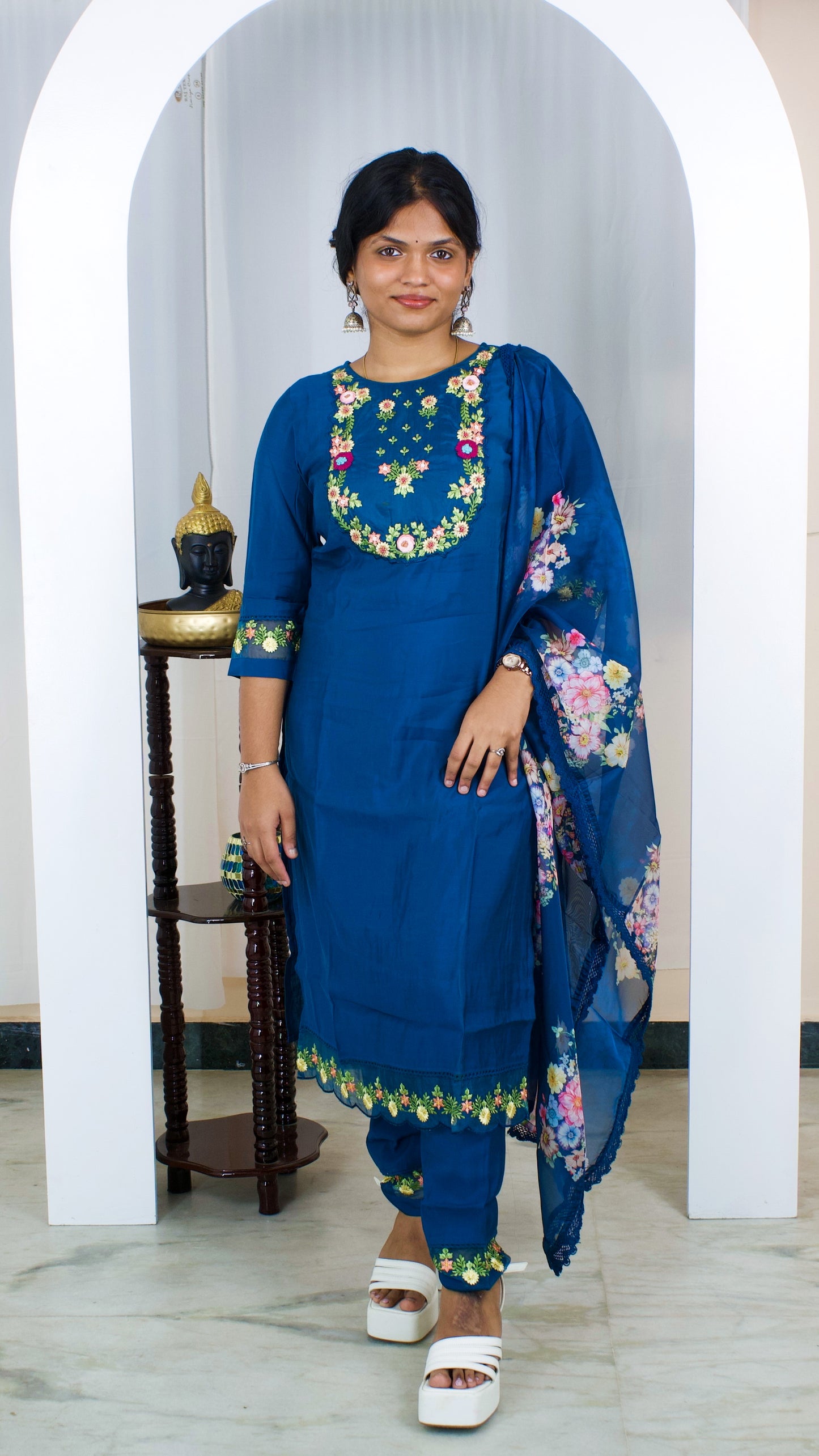 Full Embroidery 3 piece kurti set