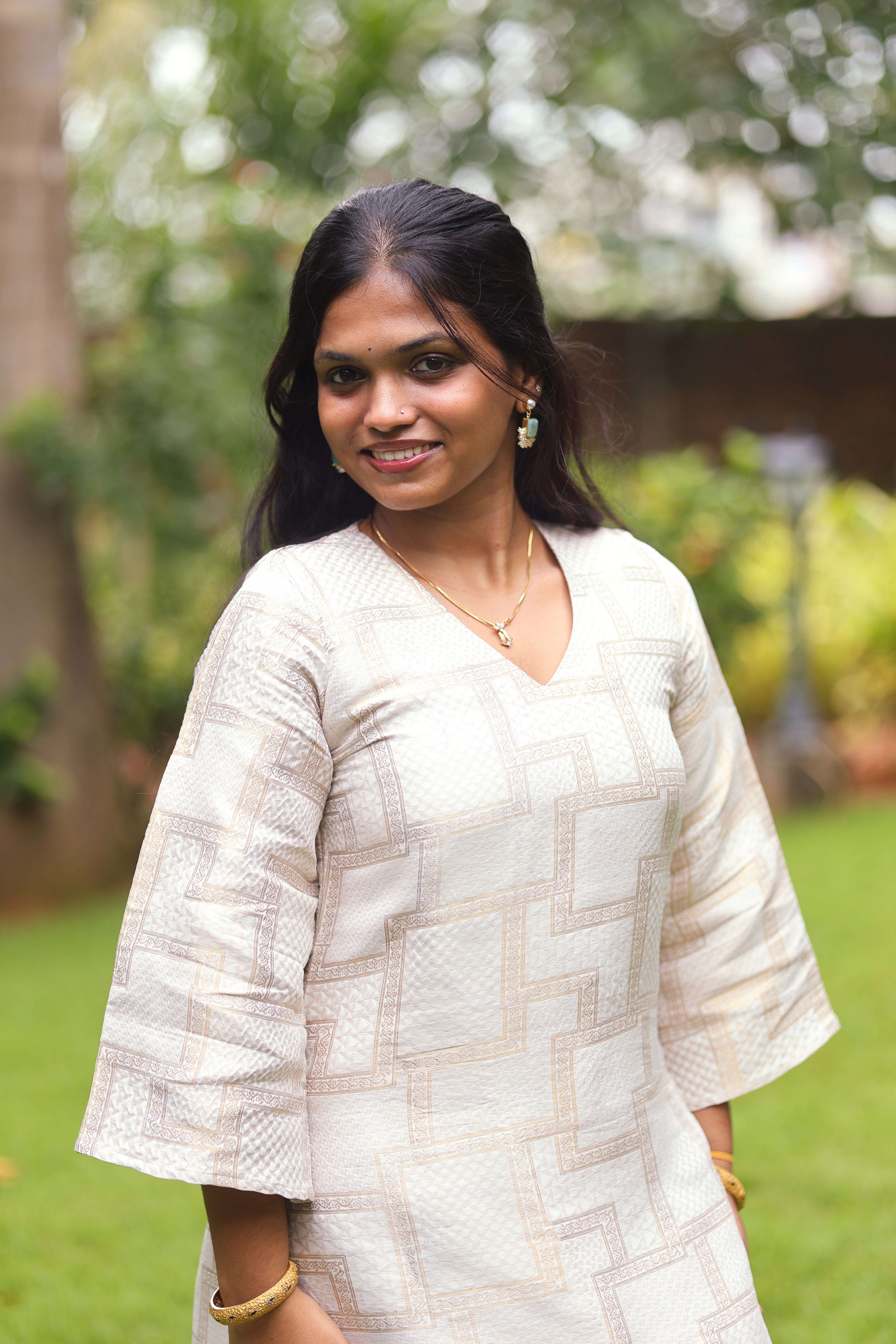 Pavizhamalli (പവിഴമല്ലി) – Pure Dola Silk with Rich Jacquard Weaving