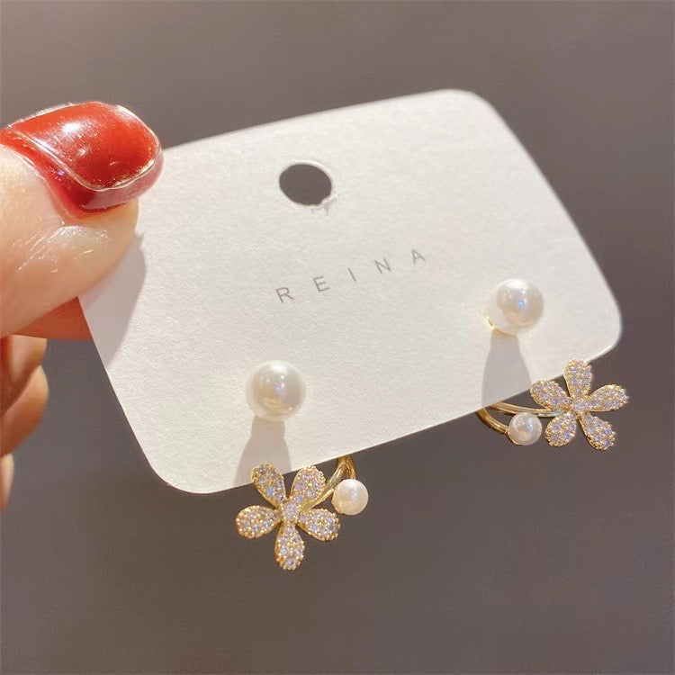 LYRA - AURA - PEARL STATEMENT EARRINGS - 1 Secondary image