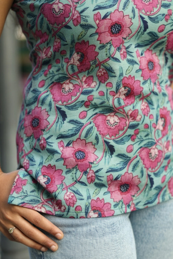 Akshaya - Sculpted to Slay | Padded/Backless Kurtis