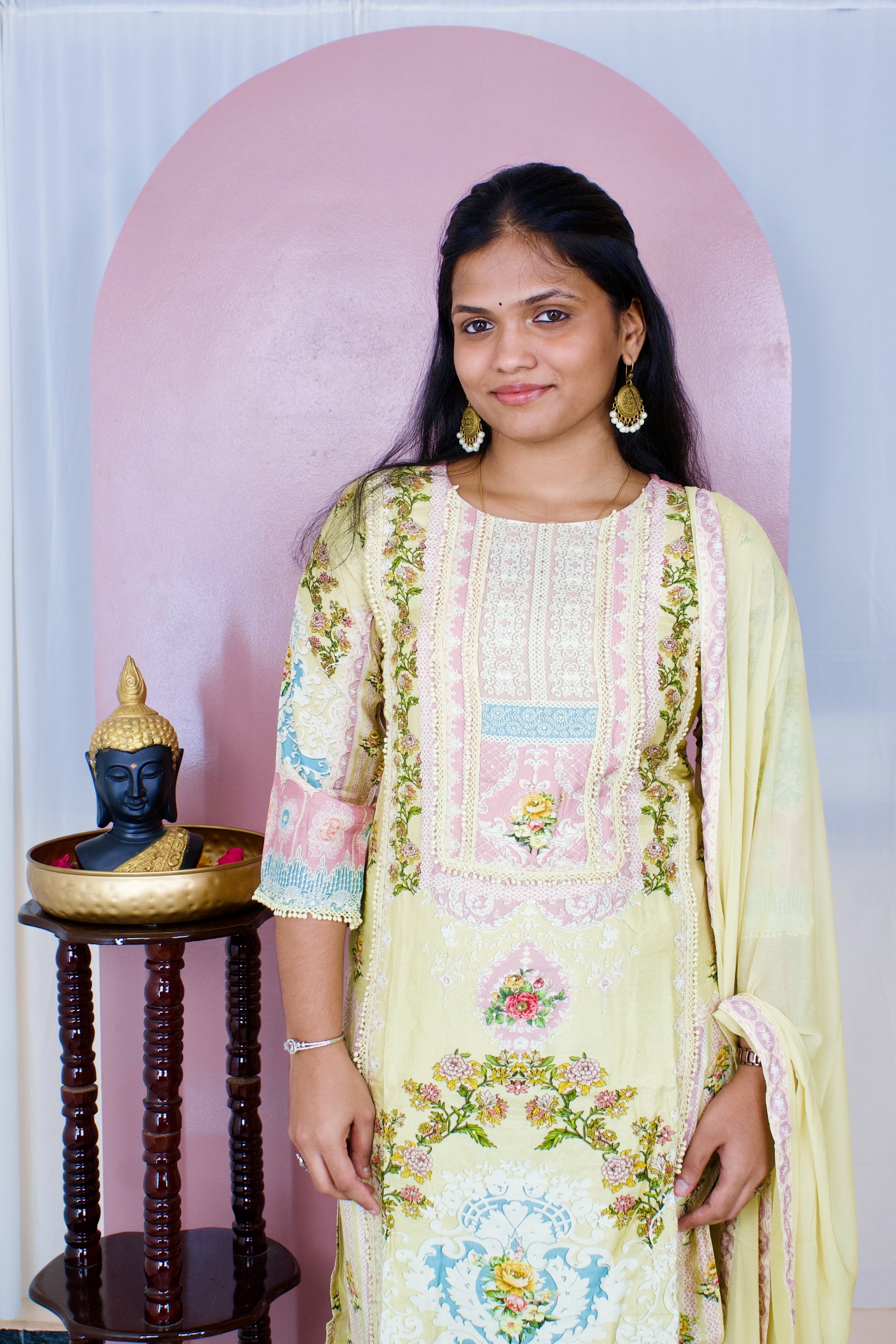 Feroza Elegance: Muslin Pakistani Delight Secondary image