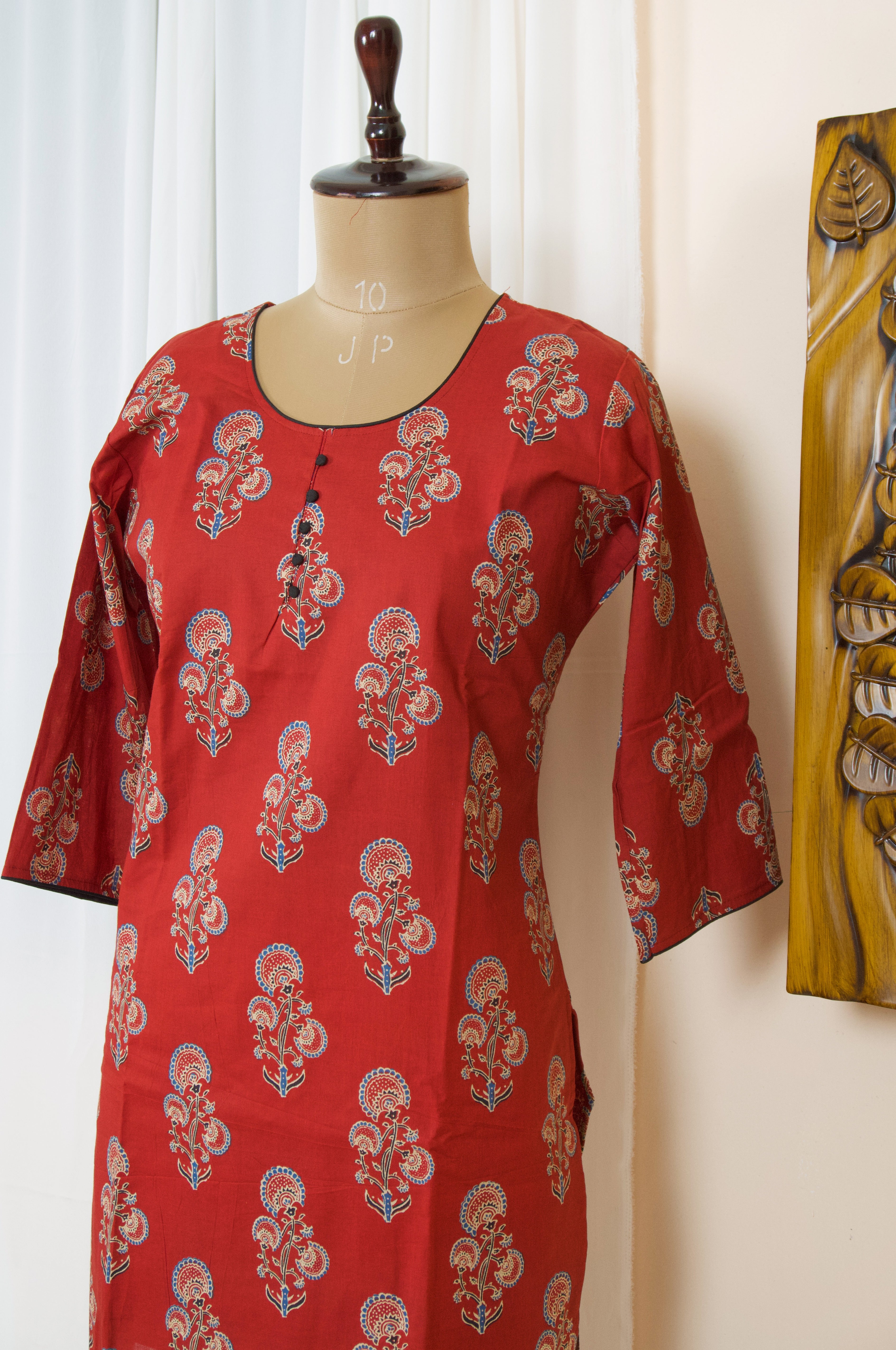 Heartbeat Red: U-Neck Cotton Kurti Secondary image