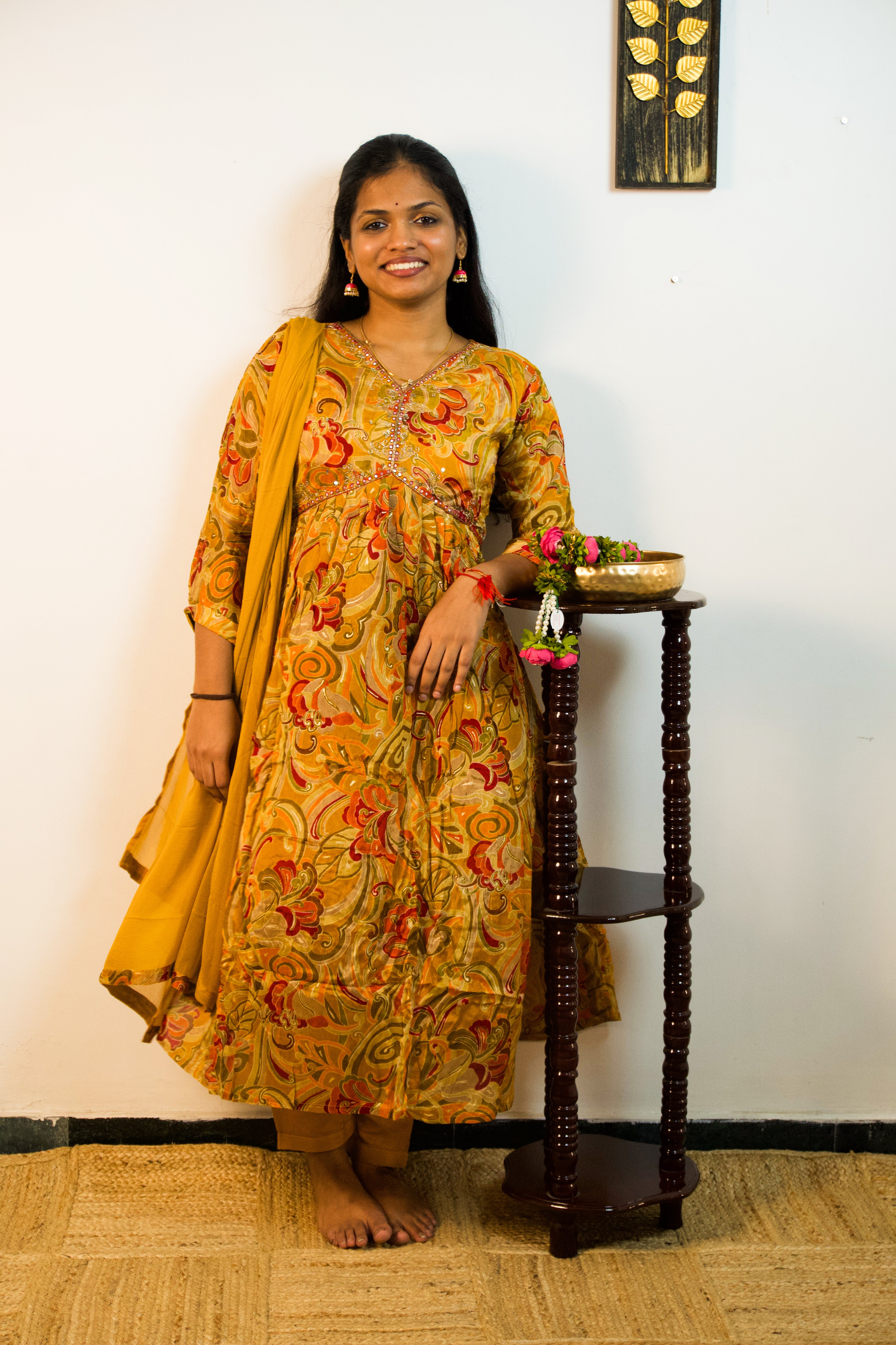 Golden Hour â€“ Alia Cut Nyra Set Secondary image