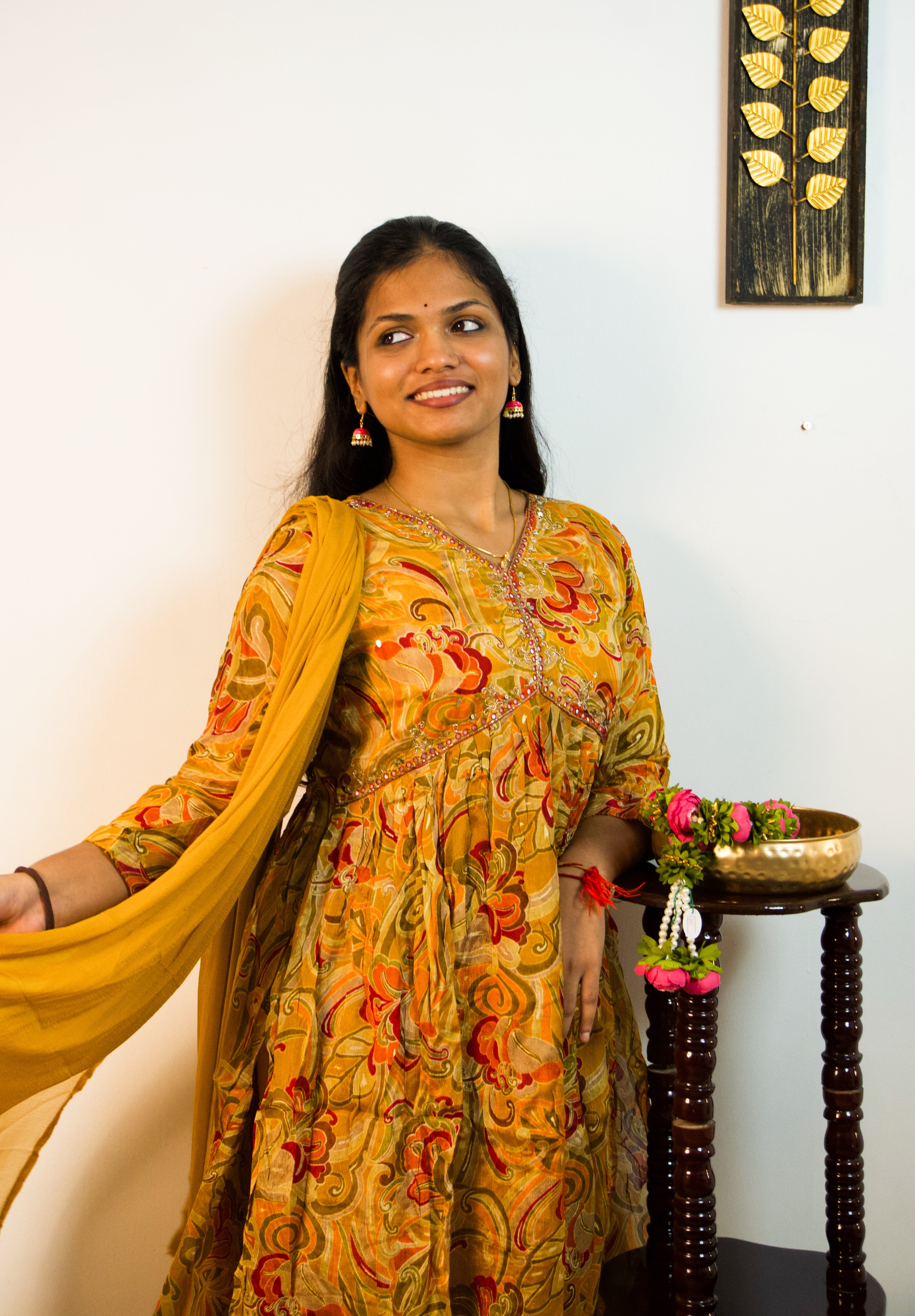 Golden Hour â€“ Alia Cut Nyra Set Main image