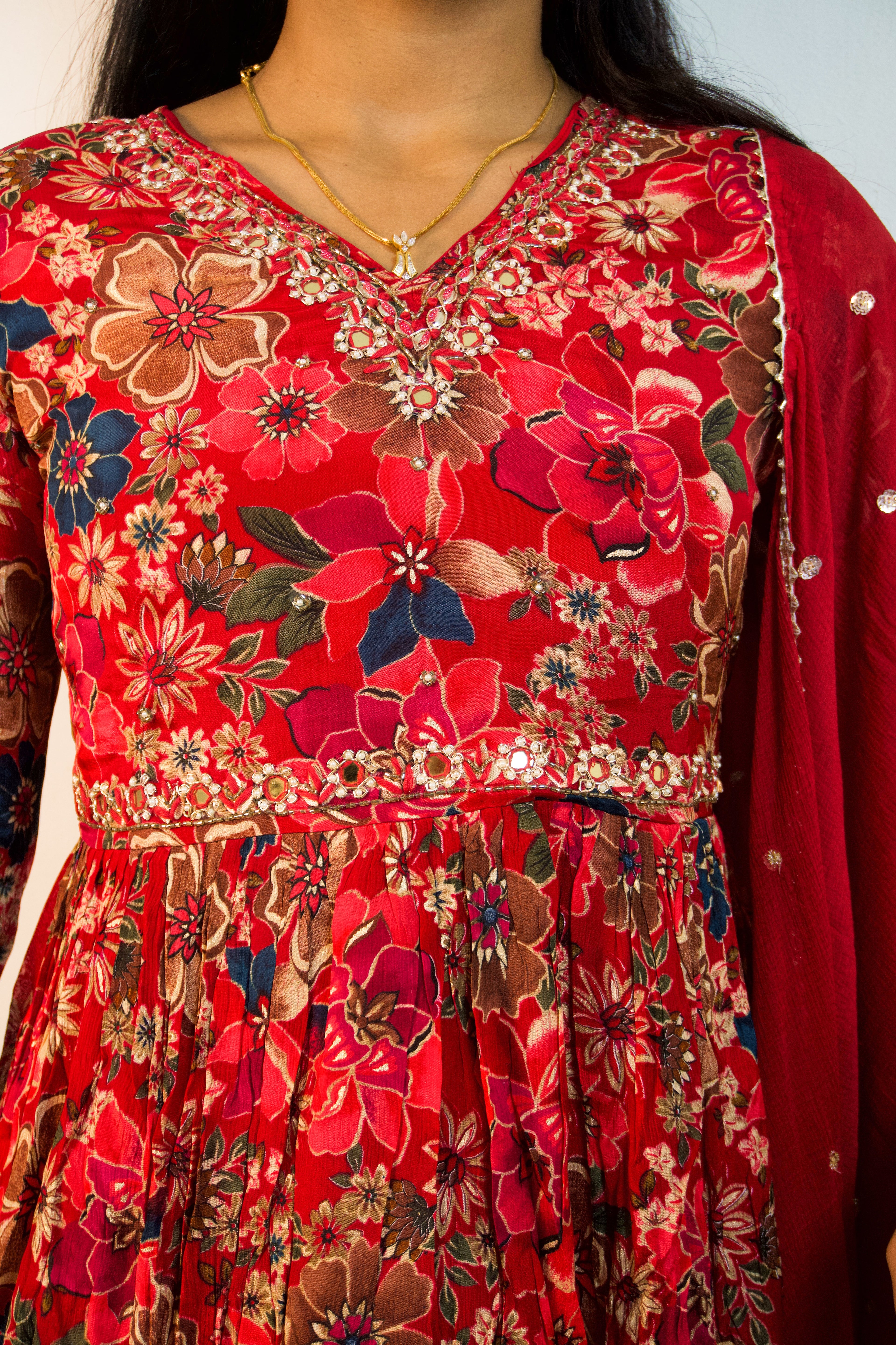 Fabulous Tomato Red: Nyra Cut 3-Piece Set