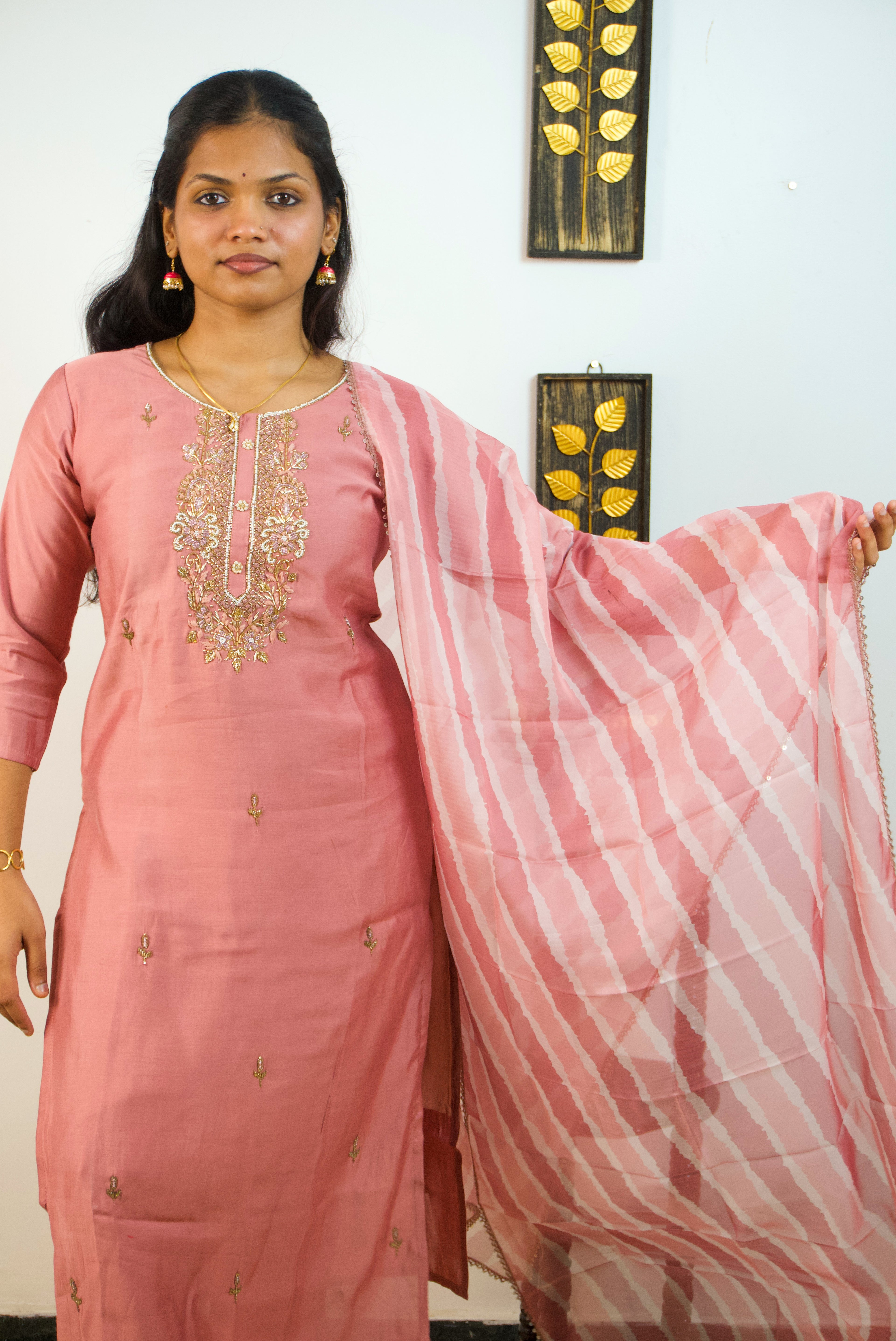 Graceful Glamour: Mauve 3-Piece Set with Exquisite Handwork