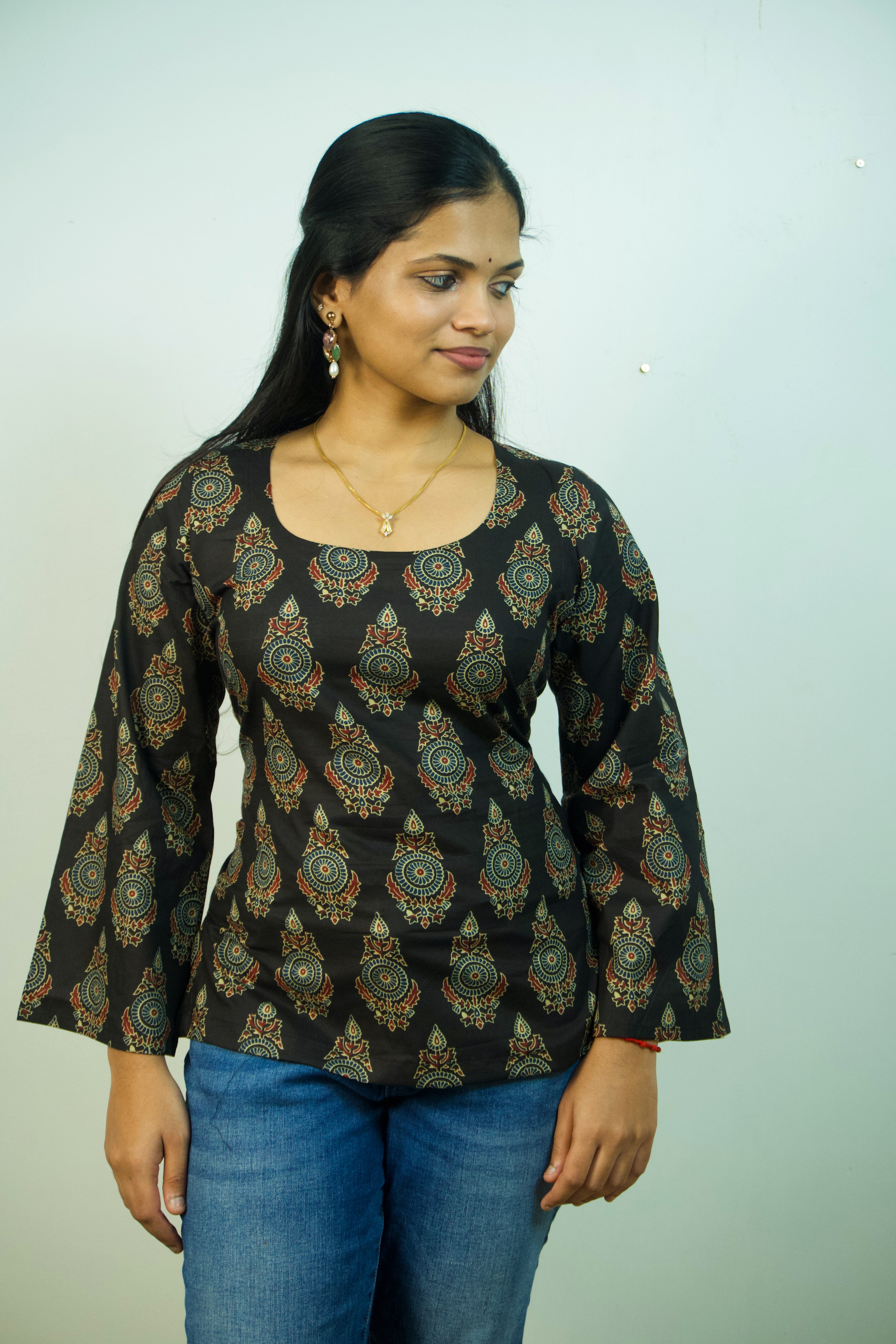 Priva - Corset Kurtis to Snatch and Slay Main image