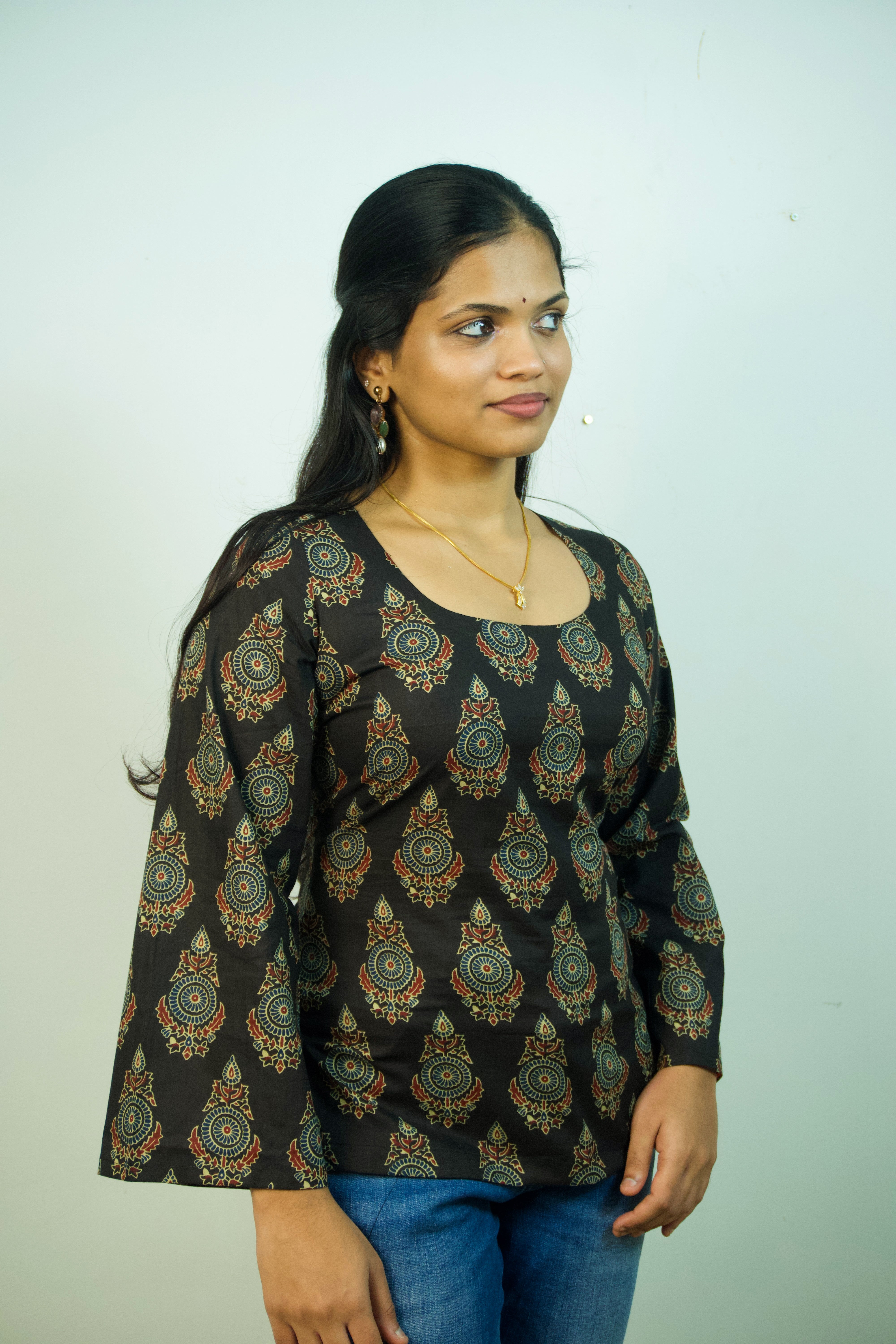 Priva - Corset Kurtis to Snatch and Slay Secondary image