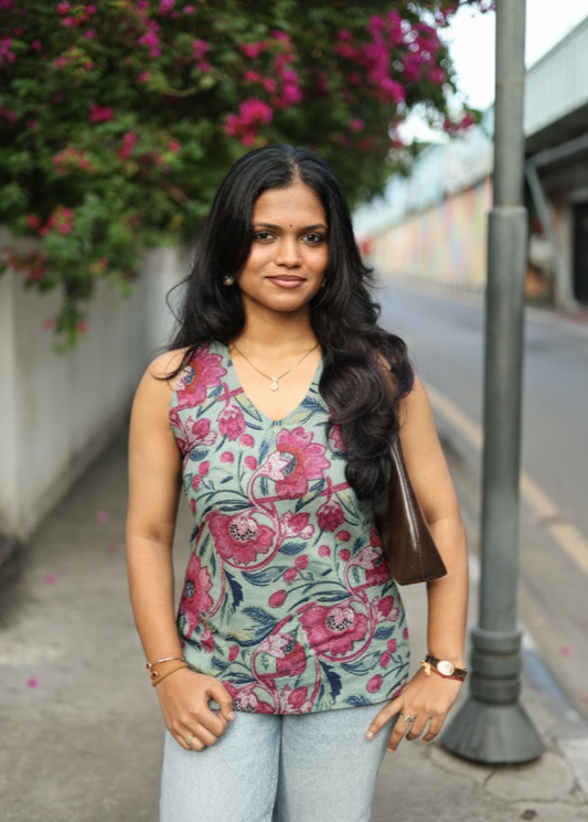Akshaya - Sculpted to Slay | Padded/Backless Kurtis