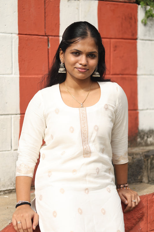 Mullapoovu (മുല്ലപ്പൂവ്) – Handworked Silk Kurta.